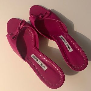 Manolo Blahnik Pertinau 50 mule.